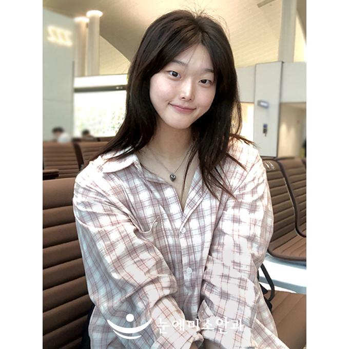 시력이 정말 좋아졌습니다. 저는 건조함도 심하지 않았고 빛번짐도 잡아주셔서 낮이나 밤 언제든 또렷하게 볼 수 있게 되었습니다.